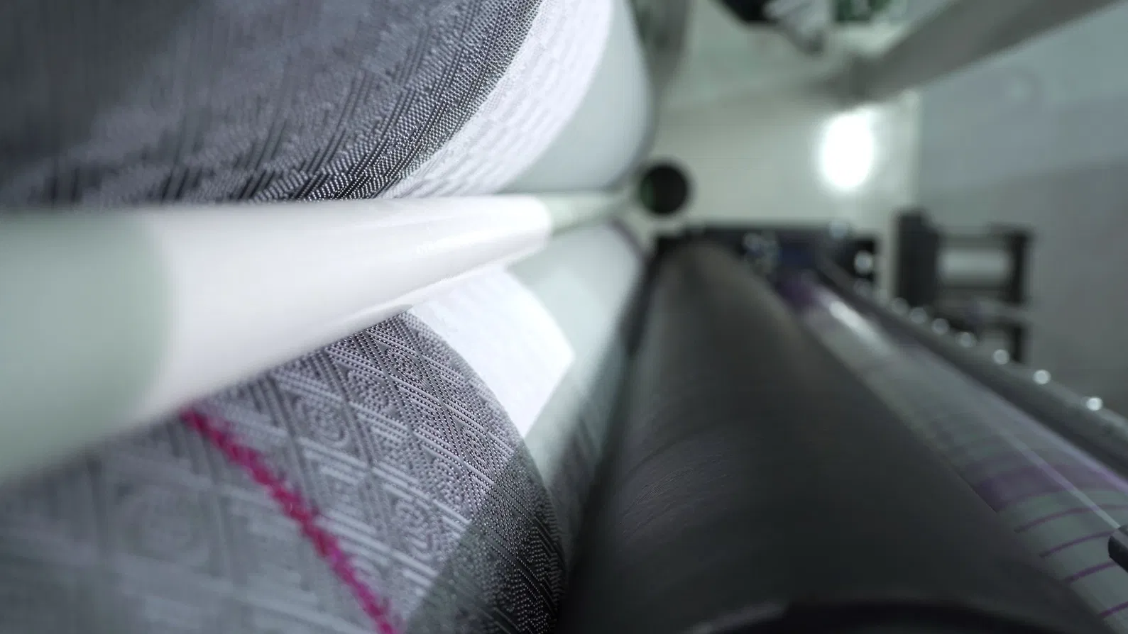 マキシロール / トイレットロール巻取り機 200-300 メートル/分 1