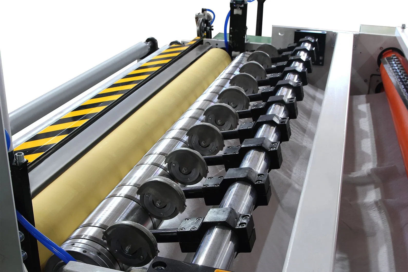 マキシロール / トイレットロール巻取り機 200-300 メートル/分 2